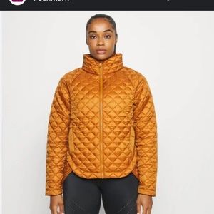 Women’s Athleta Whisper featherless jacket Size M